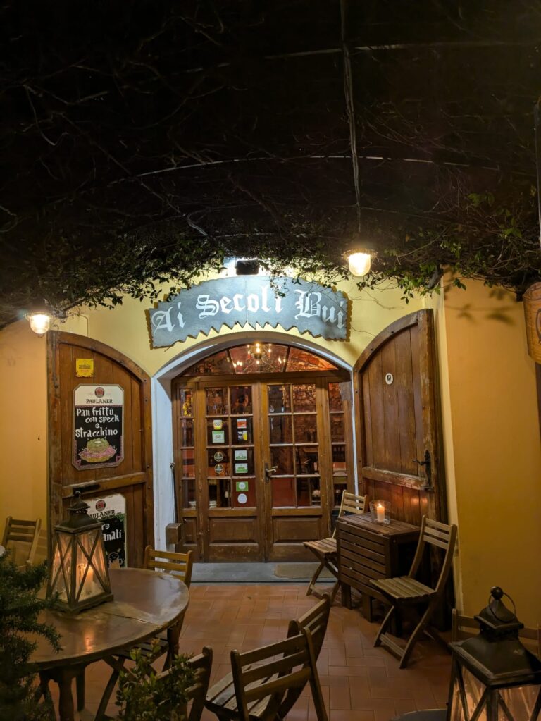 “Ai Secoli Bui”, locanda medievale a San Bartolomeo al Mare in provincia di Imperia torna l’Oktoberfest