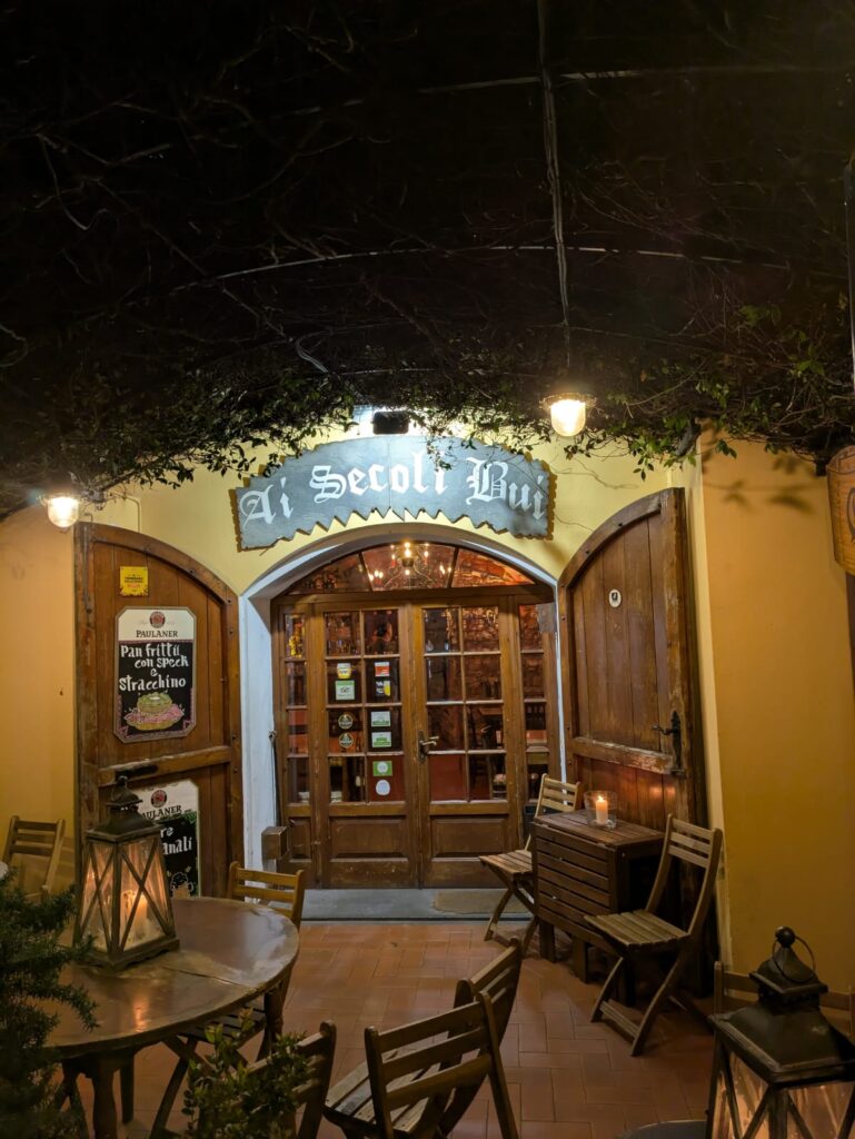 “Ai Secoli Bui”, locanda medievale a San Bartolomeo al Mare in provincia di Imperia torna l’Oktoberfest